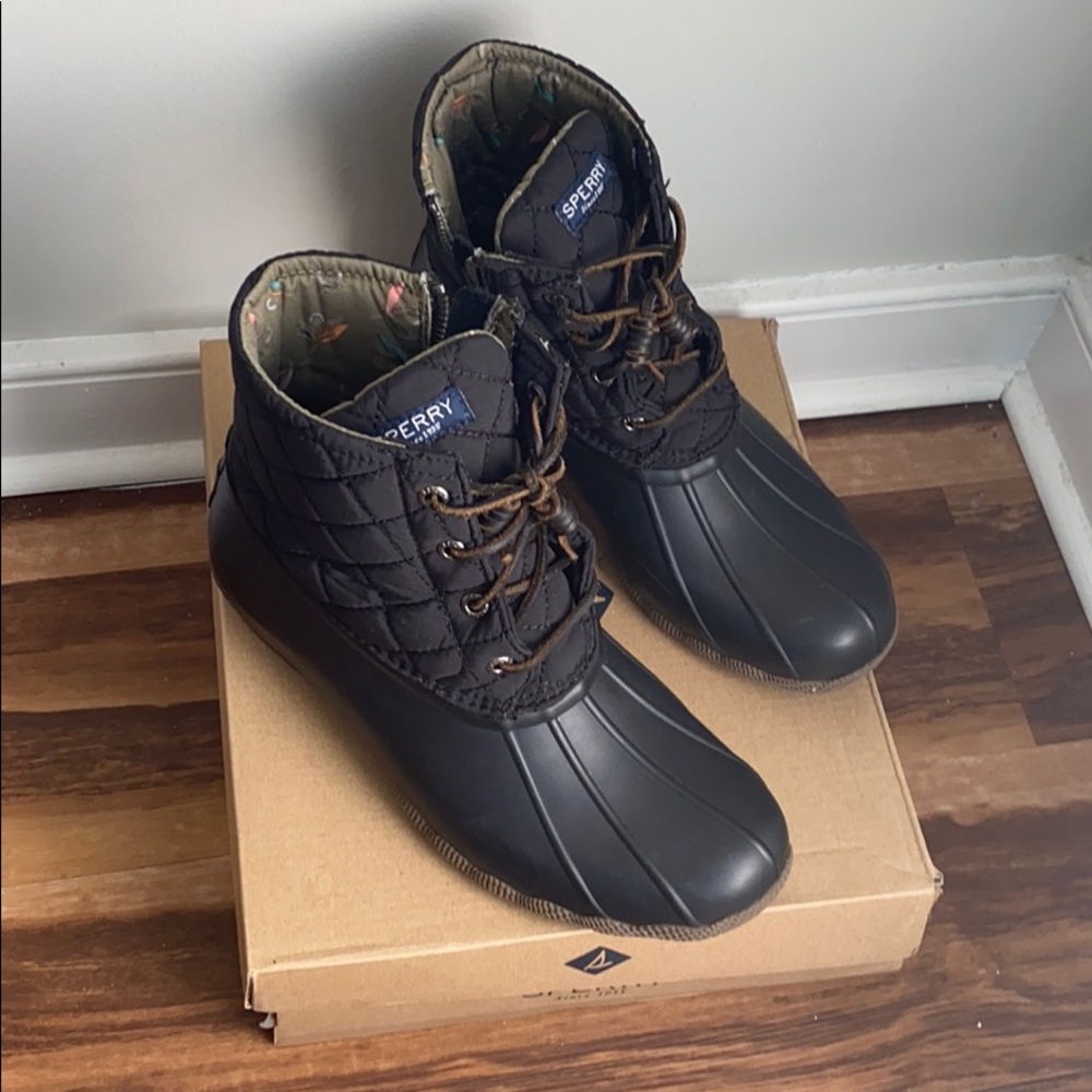 Saltwater quilt nylon blk women’s ( sperry’s )